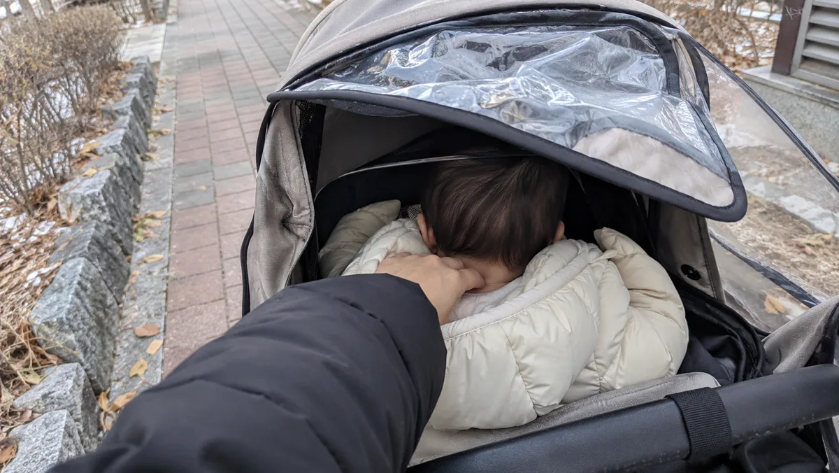 가끔 덮개를 열고 목 뒤를 만져보면 더운지 추운지 바로 알 수 있어요